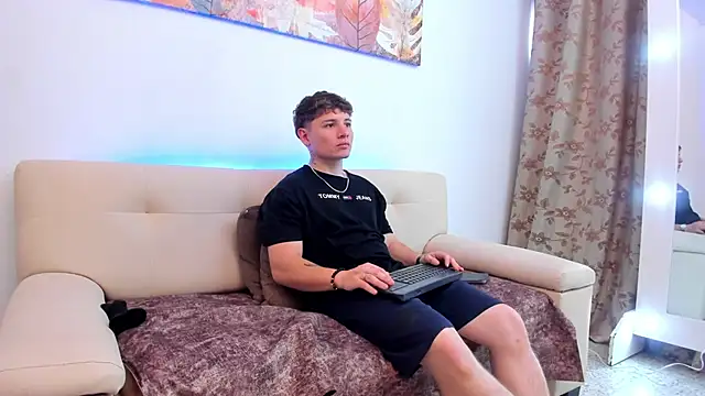 Leoo Miller online show from 10.07.25