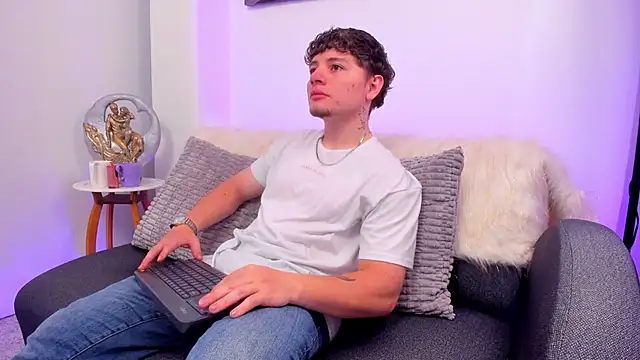 Leoo Miller online show from 11.30.25