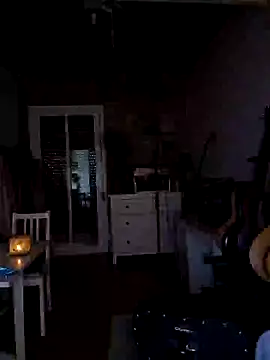 MissHazelnut online show from 10.12.25