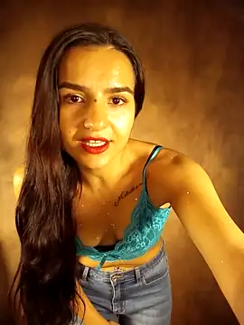 MissHazelnut online show from 11.05.25