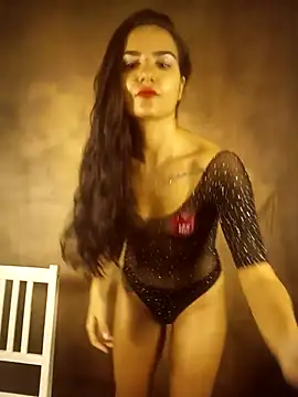 MissHazelnut online show from 11.06.25