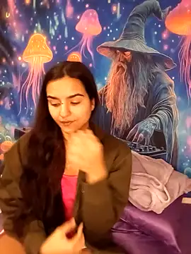 MissHazelnut online show from 11.25.25