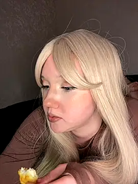 Snapshot of Darling_Bri_ chatting on 11.01.25 Darling Bri online show from 11.01.25