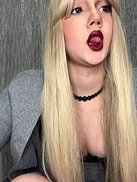 Snapshot of Darling_Bri_ chatting on 11.09.25 Darling Bri online show from 11.09.25