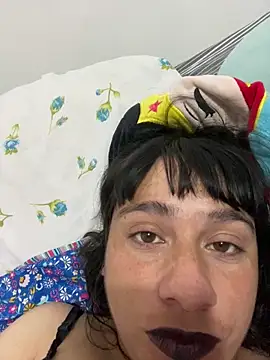 Snapshot of gatitaplop chatting on 12.15.25 gatitaplop online show from 12.15.25