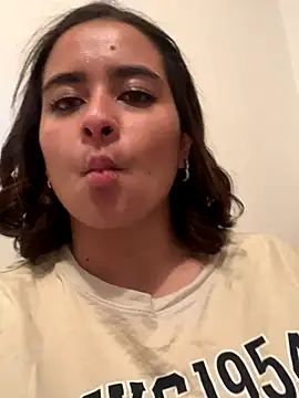 miawallace00 online show from 10.05.25