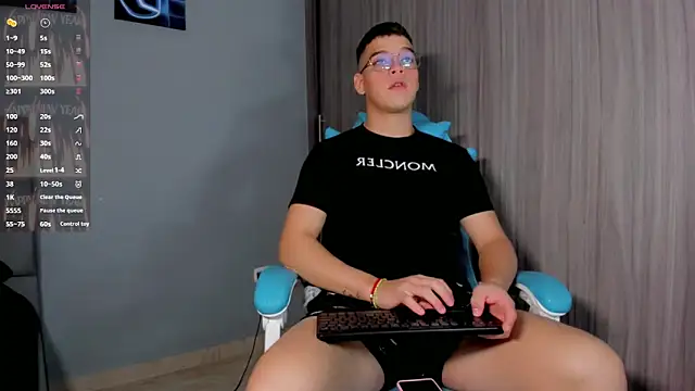 alex boyy online show from 10.10.25