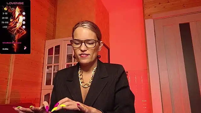 Snapshot of Lady_Shine chatting on 11.11.25 Lady Shine online show from 11.11.25