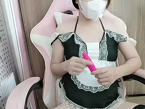 Snapshot of JannaDaam chatting on 10.11.25 JannaDaam online show from 10.11.25