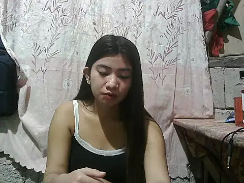 Snapshot of Hot_Lina31 chatting on 10.15.25 Hot Lina31 online show from 10.15.25