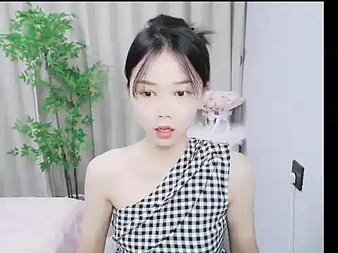 mili0923 online show from 10.17.25