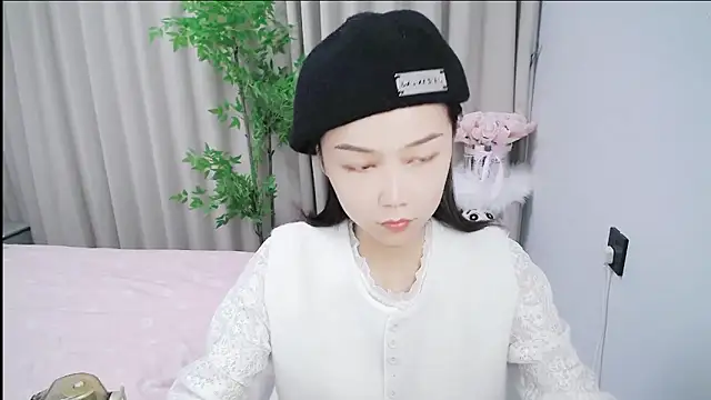 mili0923 online show from 10.28.25