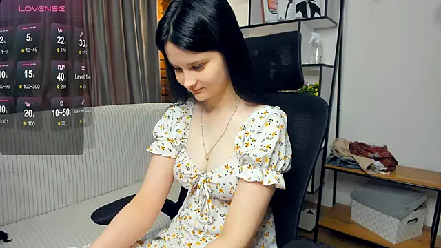 SkyDoll online show from 11.05.25