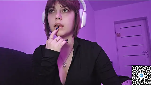 KristiBloom online show from 11.02.25