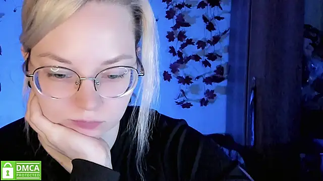 HoneyDazzle online show from 11.23.25