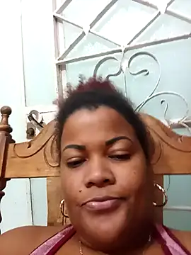 Snapshot of Cubanita34 chatting on 10.17.25 Cubanita34 online show from 10.17.25