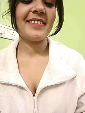 Beautiful Eye online show from 12.17.25