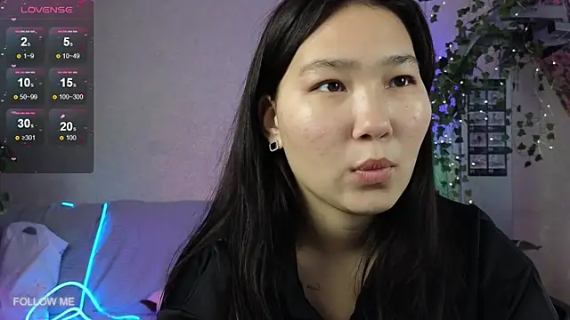 Yoon Mii online show from 10.10.25