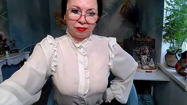 Snapshot of Arisa5000 chatting on 10.23.25 Arisa5000 online show from 10.23.25