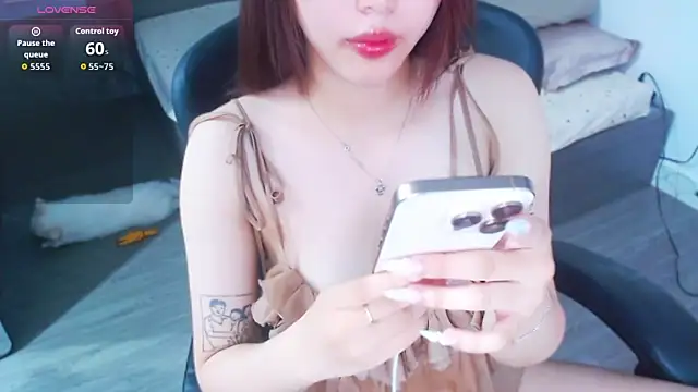 Snapshot of mystica-myst chatting on 04.02.26 mystica-myst online show from 04.02.26