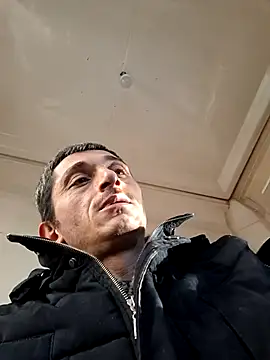 Snapshot of Mert2334 chatting on 12.20.25 Mert2334 online show from 12.20.25