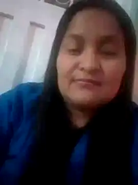 Snapshot of lucia00xx chatting on 10.23.25 lucia00xx online show from 10.23.25