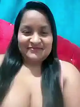 Snapshot of lucia00xx chatting on 11.07.25 lucia00xx online show from 11.07.25