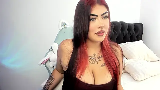 hollycute   online show from 03.05.26