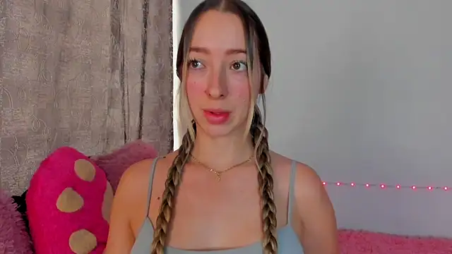 Sophia rouse online show from 11.15.25