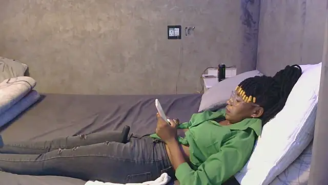 petite queenx online show from 10.25.25