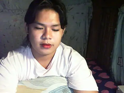 Snapshot of Fairytail16 chatting on 11.02.25 Fairytail16 online show from 11.02.25
