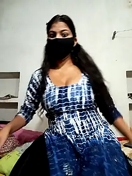 Snapshot of Miya_sistar chatting on 11.04.25 Miya sistar online show from 11.04.25