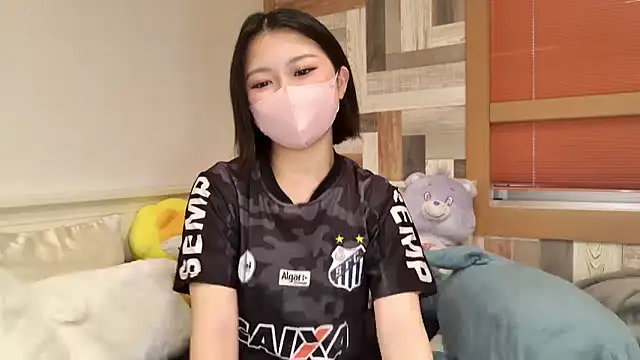 Snapshot of moka_latte chatting on 06.25.26 moka latte online show from 06.25.26