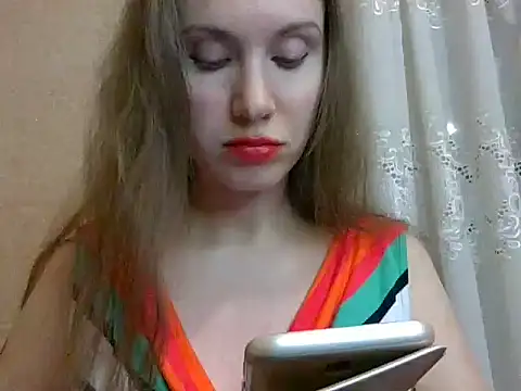 Snapshot of Lynirina chatting on 03.13.26 Lynirina online show from 03.13.26