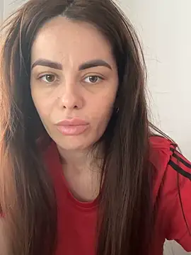 Snapshot of Bella-Flower chatting on 10.29.25 Bella-Flower online show from 10.29.25