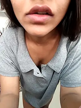 anshika0124 online show from 11.22.25