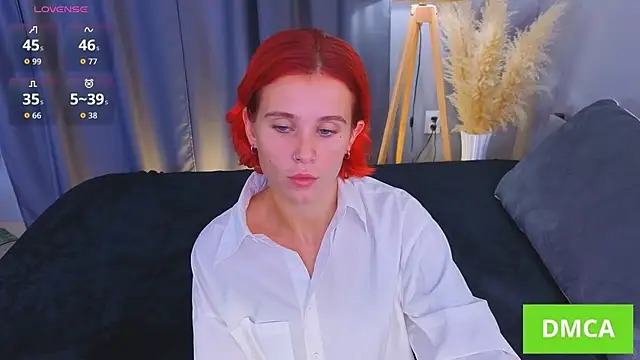 Snapshot of FoxxLina chatting on 10.11.25 FoxxLina online show from 10.11.25