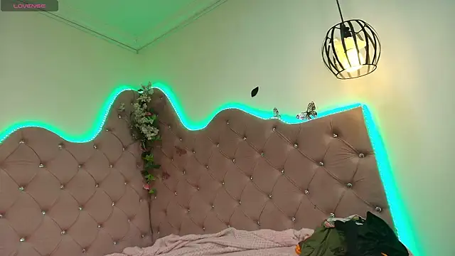 Snapshot of Addyy_02 chatting on 02.22.26 Addyy 02 online show from 02.22.26