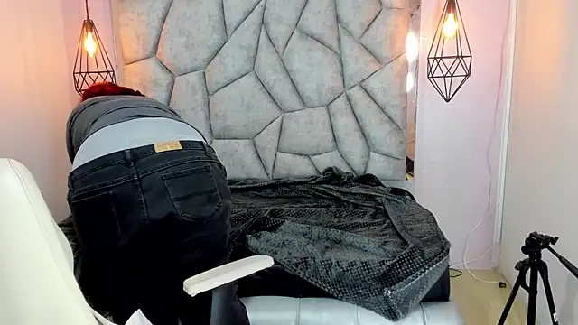 Addyy 02 online show from 04.06.26