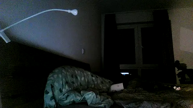 Snapshot of MolleDolle chatting on 11.25.25 MolleDolle online show from 11.25.25