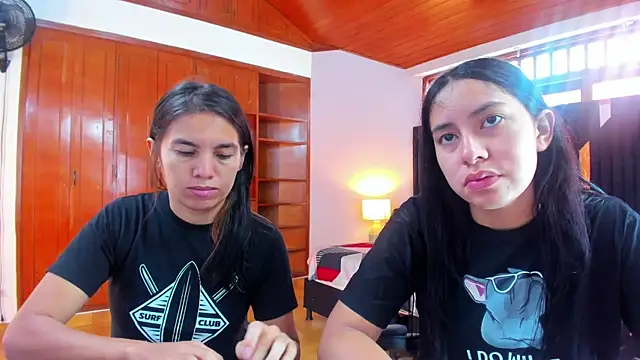 Sofy and Mia online show from 10.10.25