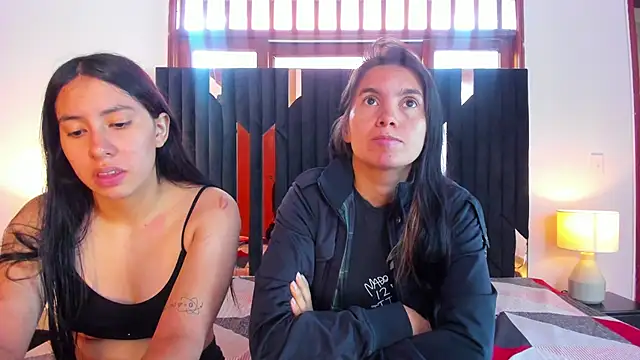 Sofy and Mia online show from 10.13.25