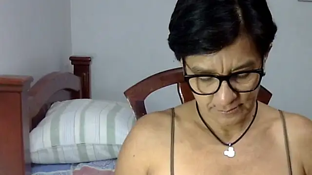 LunaLUVX online show from 10.19.25