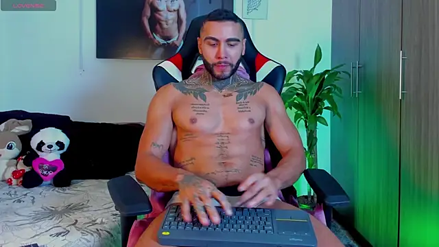 Danny Willson online show from 04.18.26