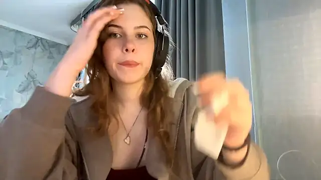 Leyla Luna online show from 10.10.25
