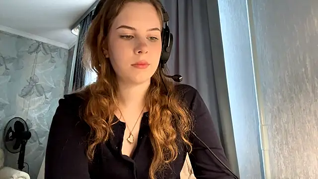 Leyla Luna online show from 10.12.25