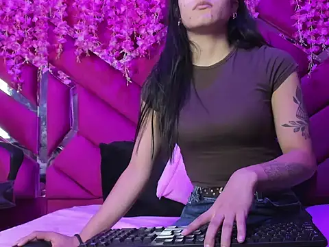 Gisell Squirt  online show from 10.23.25