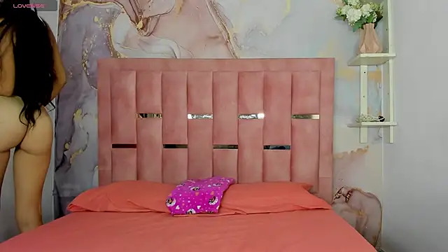 Snapshot of Isis_Blaze chatting on 11.12.25 Isis Blaze online show from 11.12.25