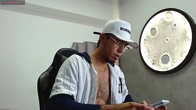 Snapshot of Rurik_Jones chatting on 10.23.25 Rurik Jones online show from 10.23.25