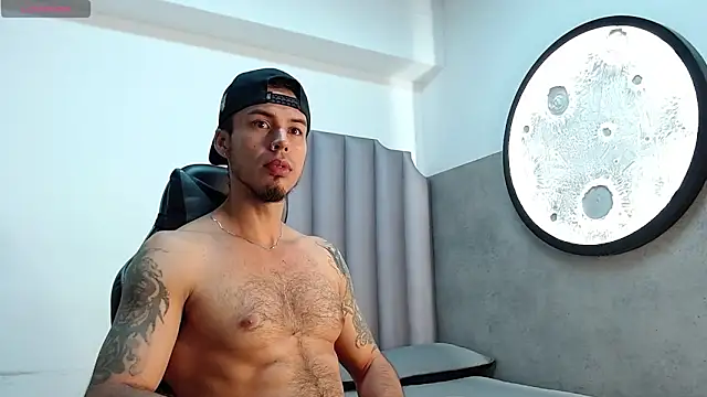 Snapshot of Rurik_Jones chatting on 10.25.25 Rurik Jones online show from 10.25.25